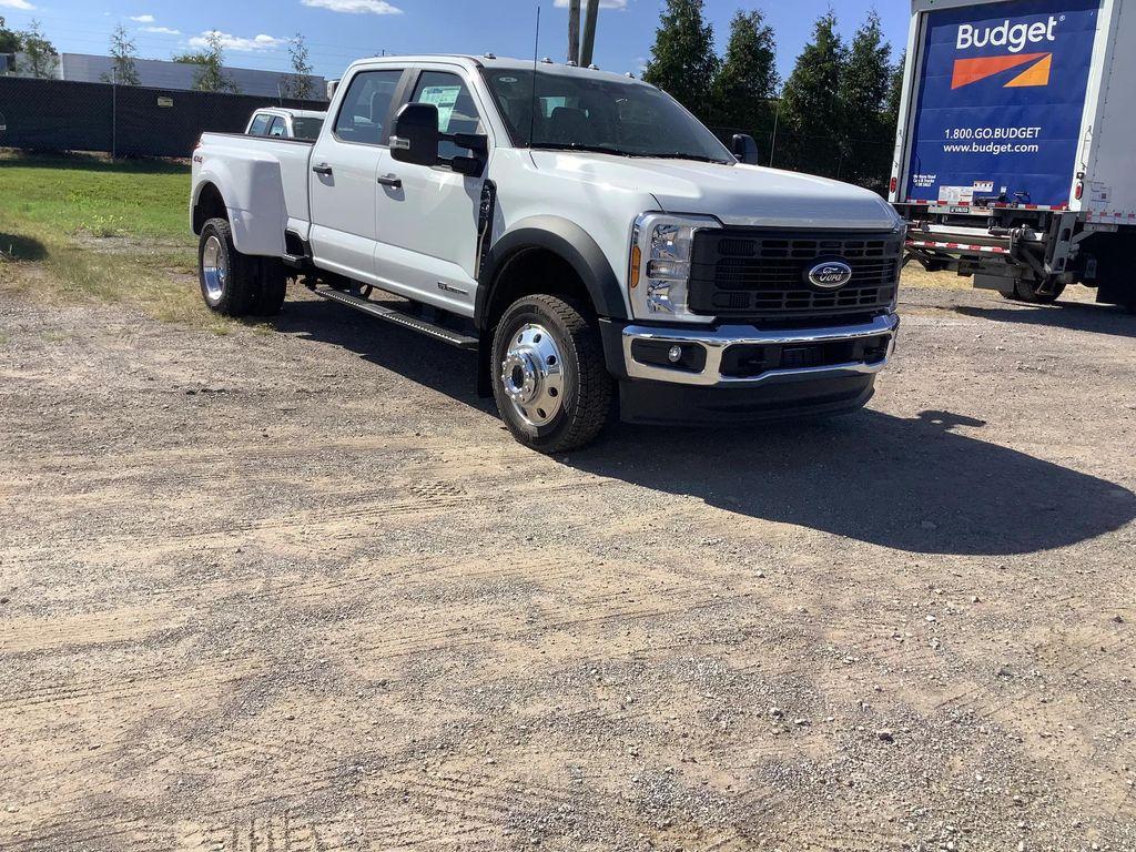 new 2025 Ford F-450 car, priced at $72,700