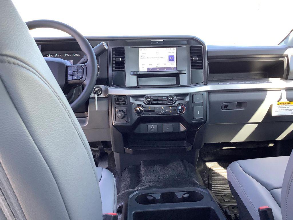 new 2025 Ford F-450 car, priced at $72,700