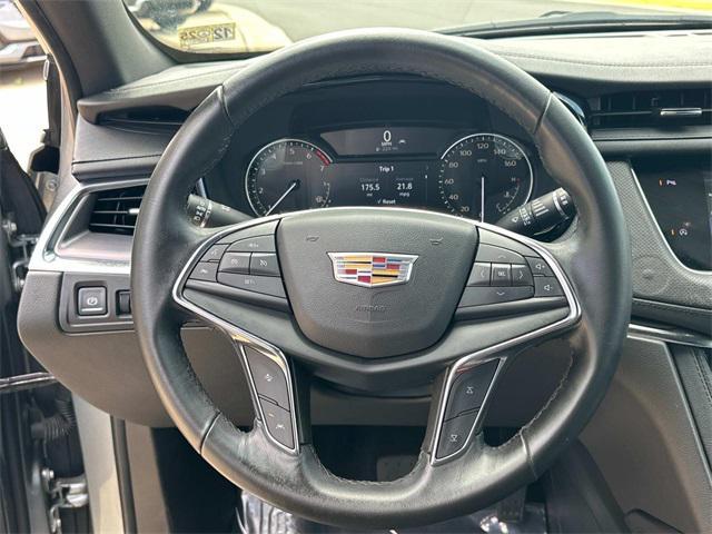 used 2023 Cadillac XT5 car, priced at $22,000