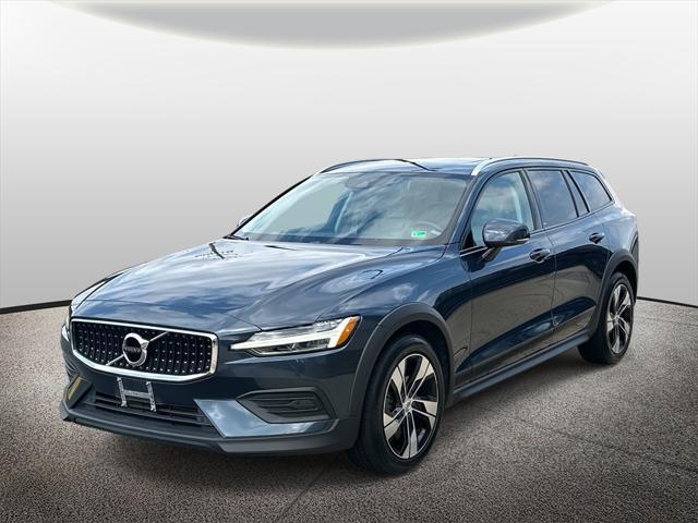 used 2020 Volvo V60 Cross Country car, priced at $23,500