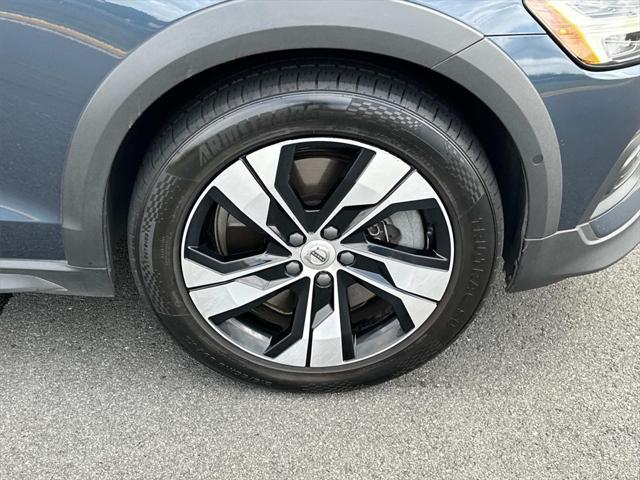 used 2020 Volvo V60 Cross Country car, priced at $23,500