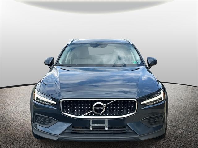 used 2020 Volvo V60 Cross Country car, priced at $23,500