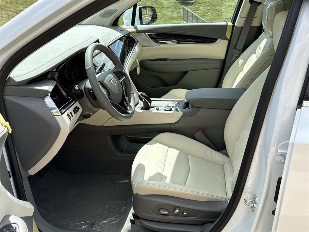 new 2025 Cadillac XT6 car, priced at $62,465