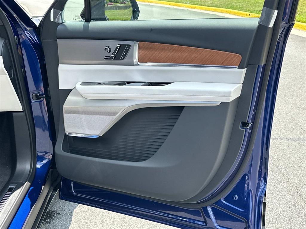 new 2026 Cadillac VISTIQ car, priced at $80,215