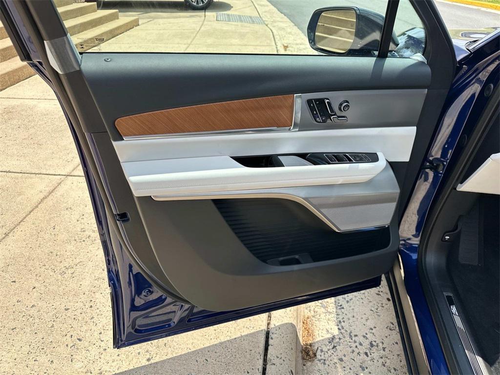 new 2026 Cadillac VISTIQ car, priced at $80,215
