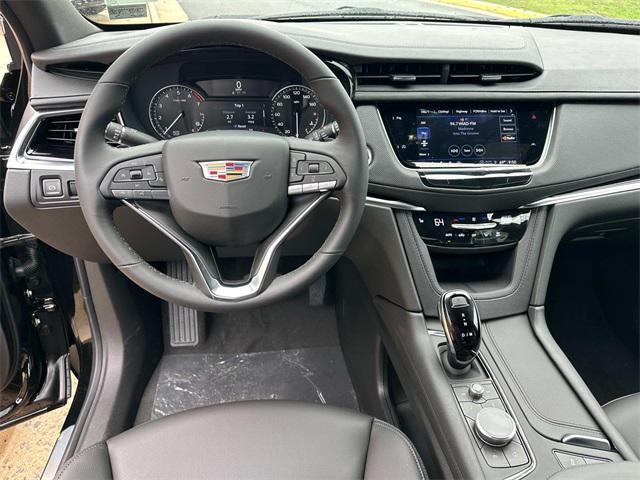 new 2025 Cadillac XT6 car, priced at $53,215