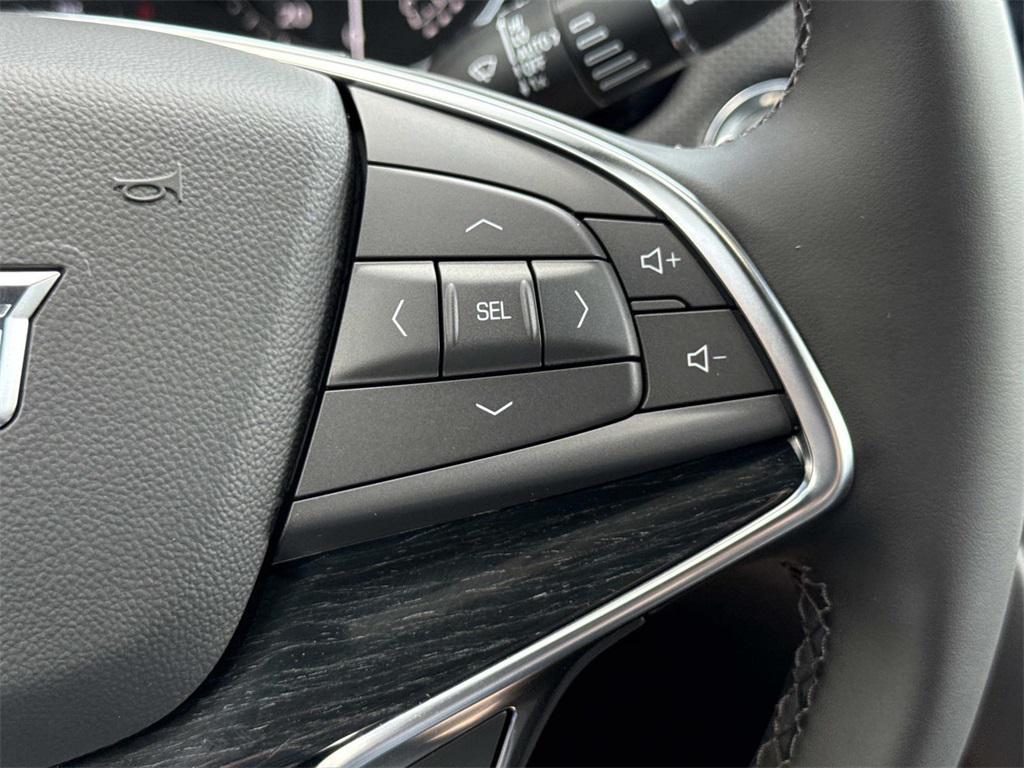 new 2025 Cadillac XT5 car, priced at $55,140