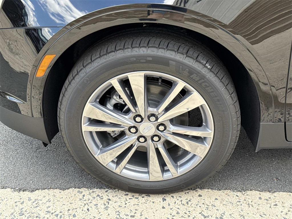 new 2025 Cadillac XT5 car, priced at $55,140
