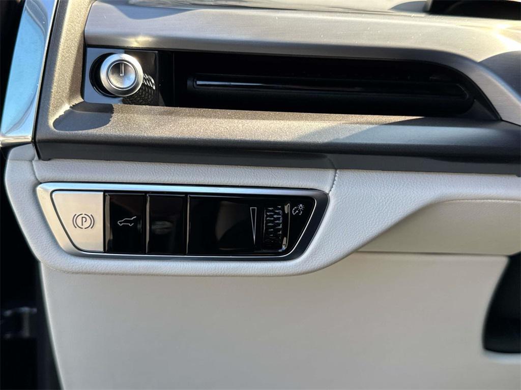 new 2026 Cadillac VISTIQ car, priced at $81,015