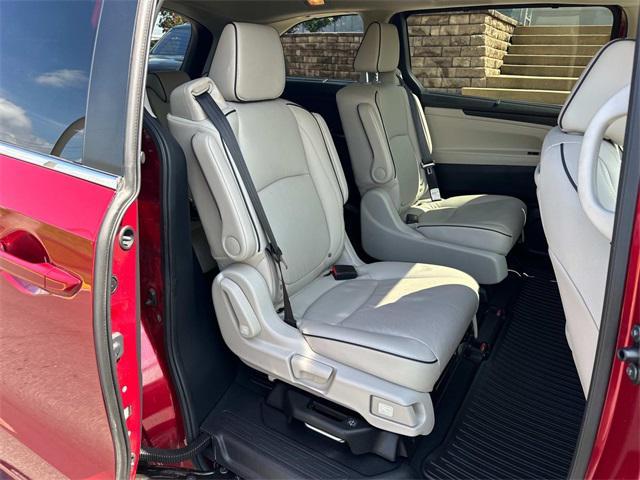 used 2025 Honda Odyssey car, priced at $43,000