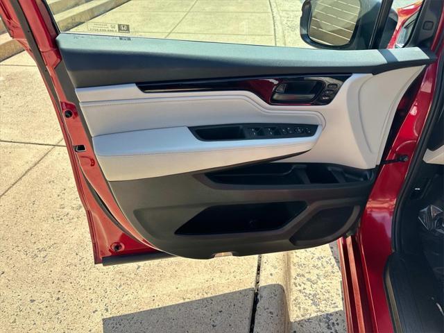used 2025 Honda Odyssey car, priced at $40,000