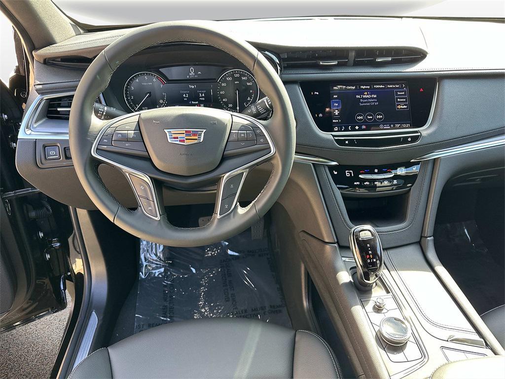 new 2025 Cadillac XT5 car, priced at $48,315