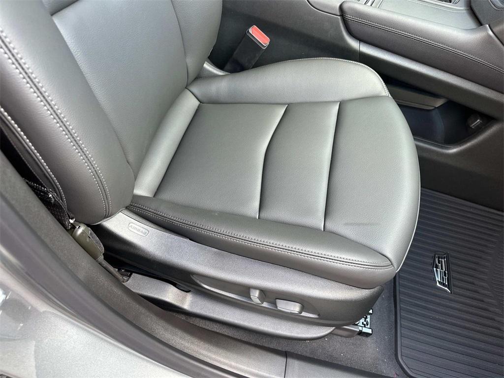 new 2025 Cadillac XT6 car, priced at $53,085