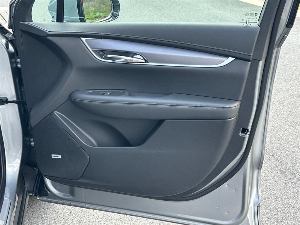 new 2025 Cadillac XT6 car, priced at $53,085