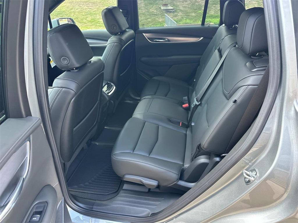 new 2025 Cadillac XT6 car, priced at $53,085