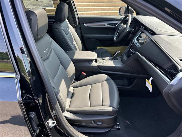 new 2025 Cadillac XT6 car, priced at $51,315
