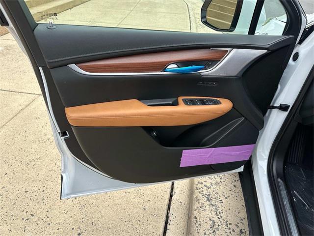 new 2025 Cadillac XT5 car, priced at $60,285