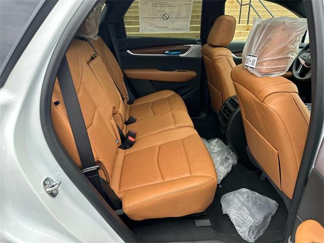 new 2025 Cadillac XT5 car, priced at $60,285