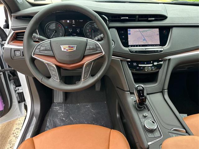 new 2025 Cadillac XT5 car, priced at $60,285
