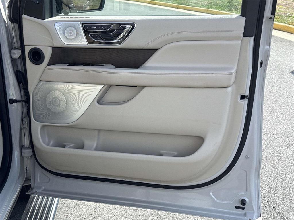 used 2020 Lincoln Navigator car, priced at $35,000