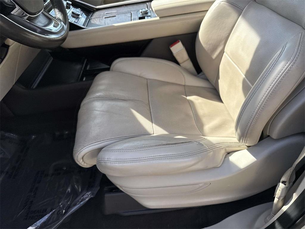 used 2020 Lincoln Navigator car, priced at $35,000