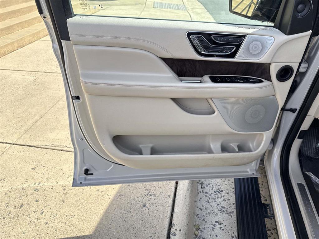 used 2020 Lincoln Navigator car, priced at $35,000