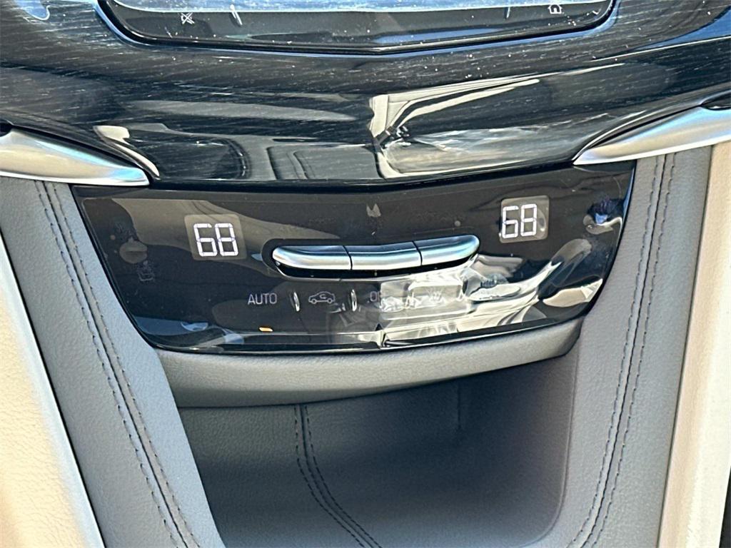 new 2025 Cadillac XT6 car, priced at $60,215
