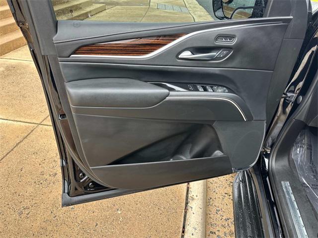 used 2022 Cadillac Escalade ESV car, priced at $47,000