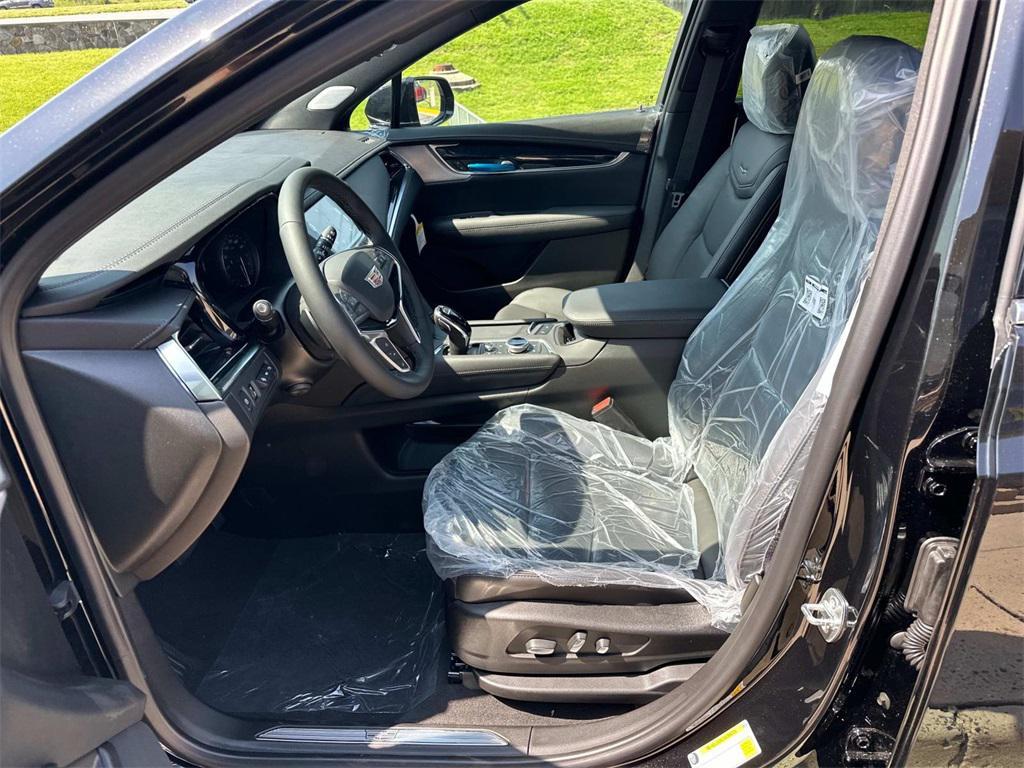 new 2025 Cadillac XT5 car, priced at $58,190