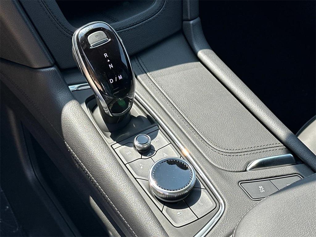 new 2025 Cadillac XT5 car, priced at $58,190
