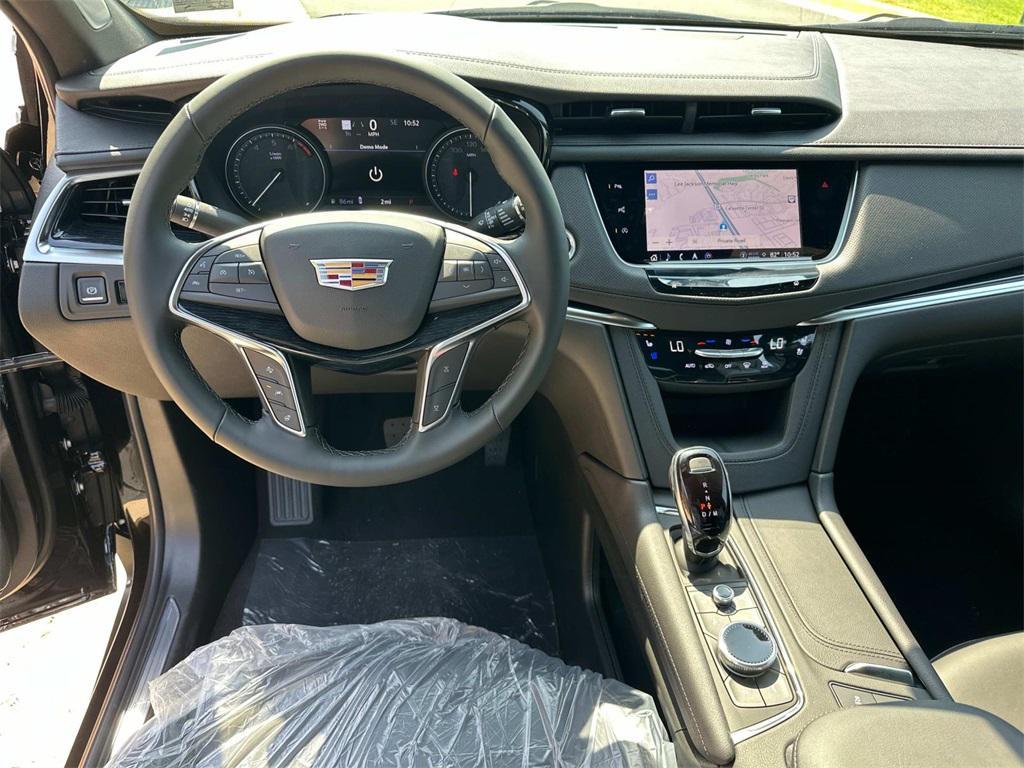 new 2025 Cadillac XT5 car, priced at $58,190