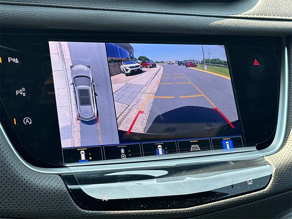 new 2025 Cadillac XT5 car, priced at $58,190
