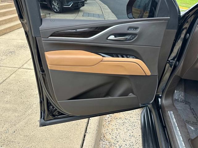 used 2021 Cadillac Escalade ESV car, priced at $47,500