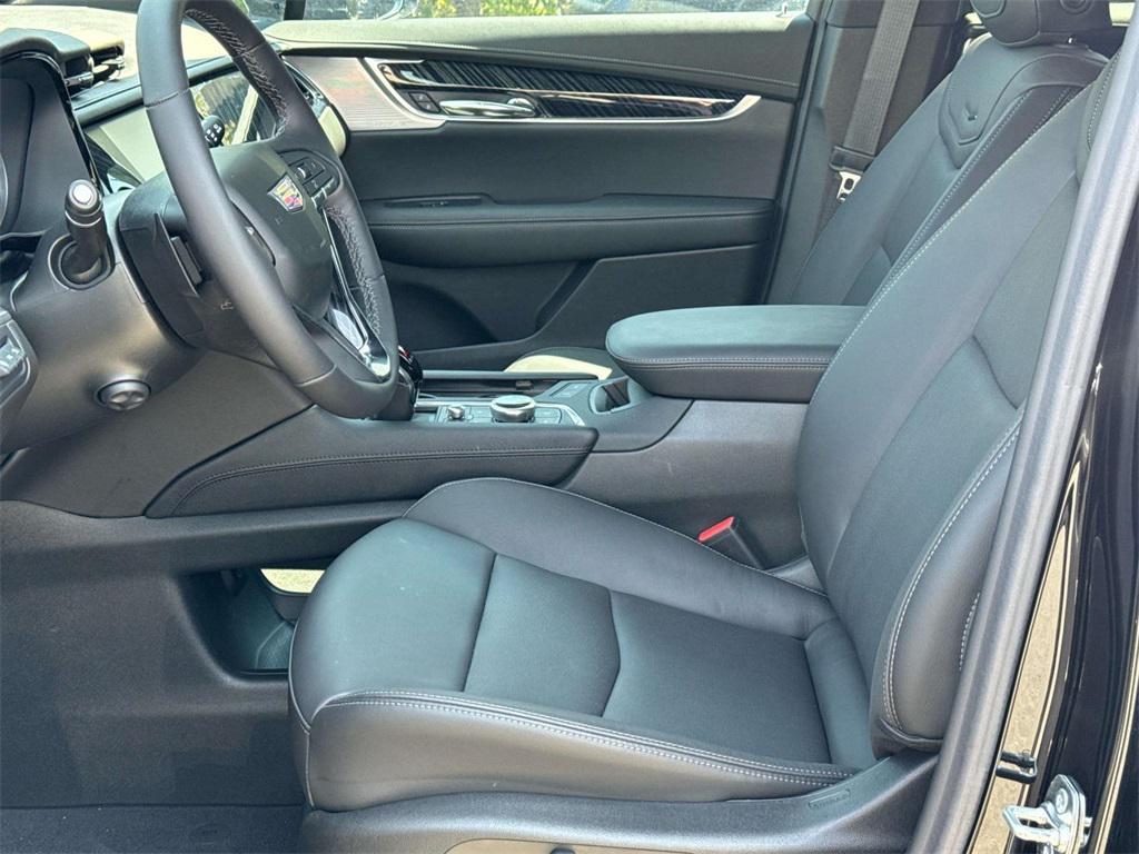 new 2025 Cadillac XT6 car