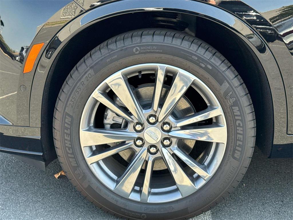 new 2025 Cadillac XT6 car