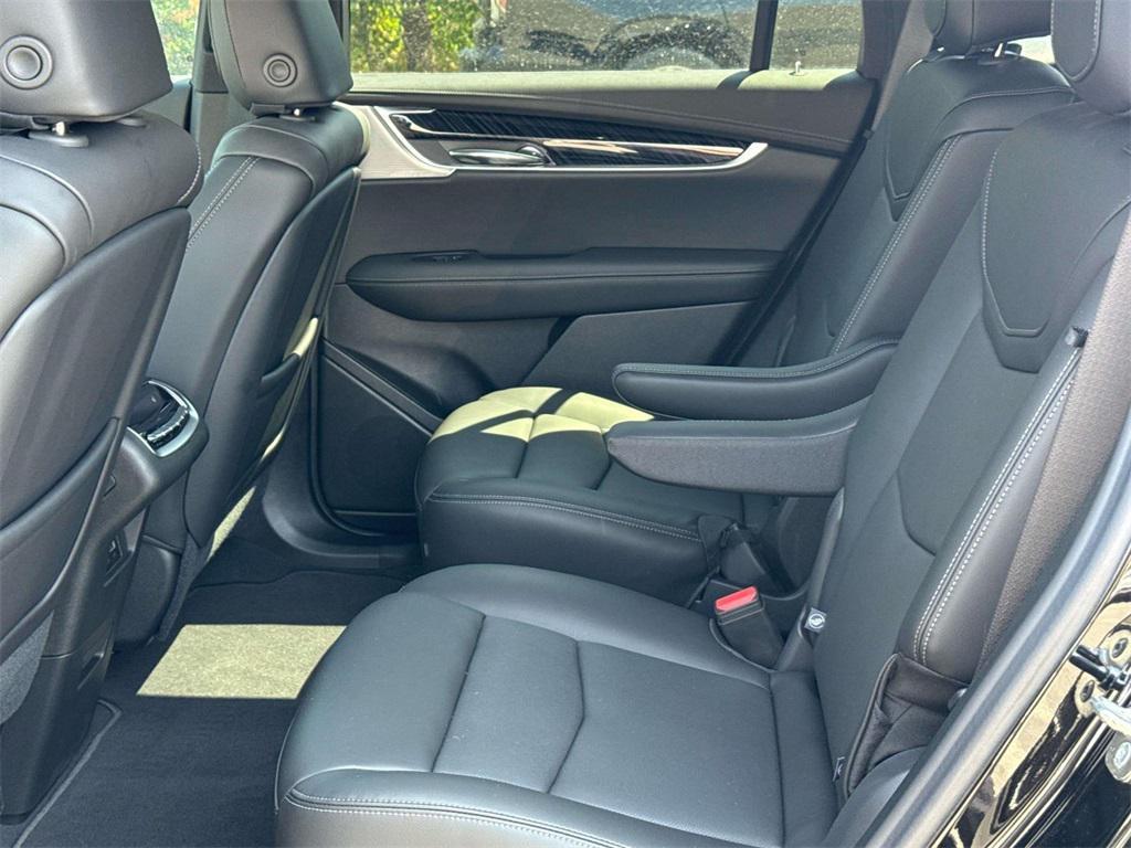 new 2025 Cadillac XT6 car