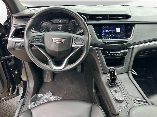 used 2022 Cadillac XT6 car, priced at $28,500