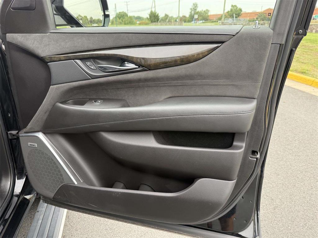 used 2019 Cadillac Escalade ESV car, priced at $35,500