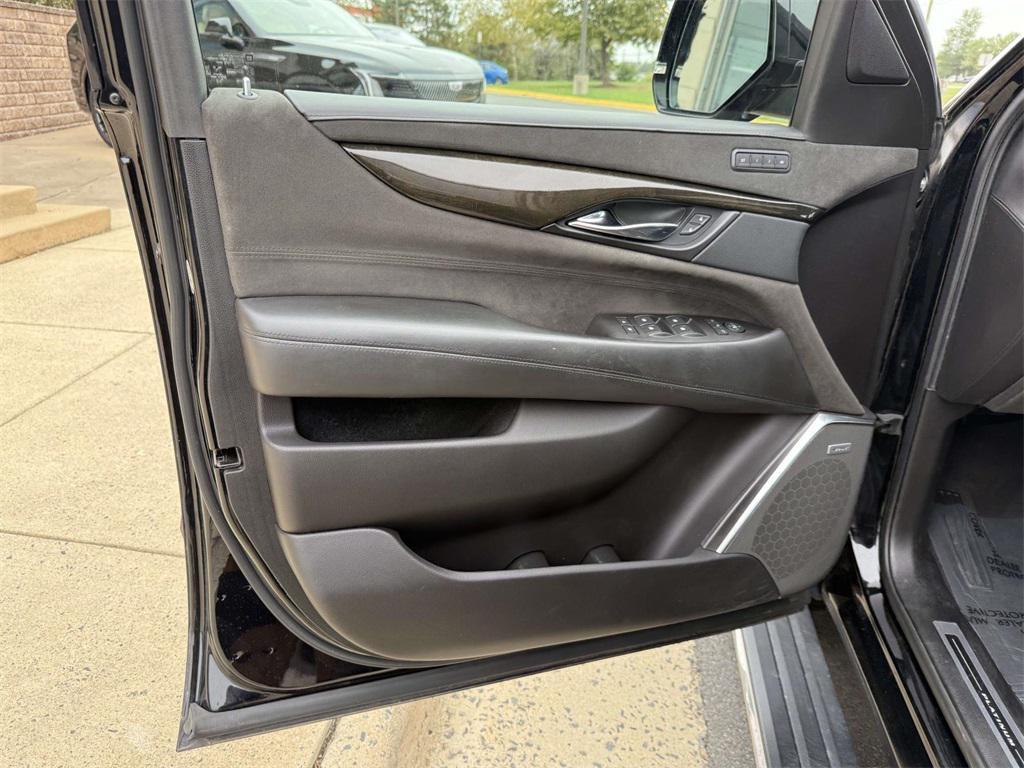 used 2019 Cadillac Escalade ESV car, priced at $35,500