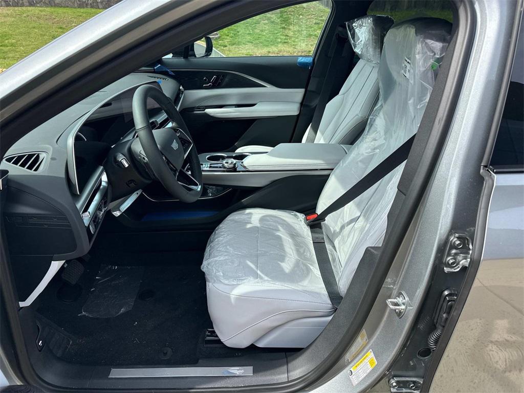 new 2025 Cadillac LYRIQ car, priced at $60,590