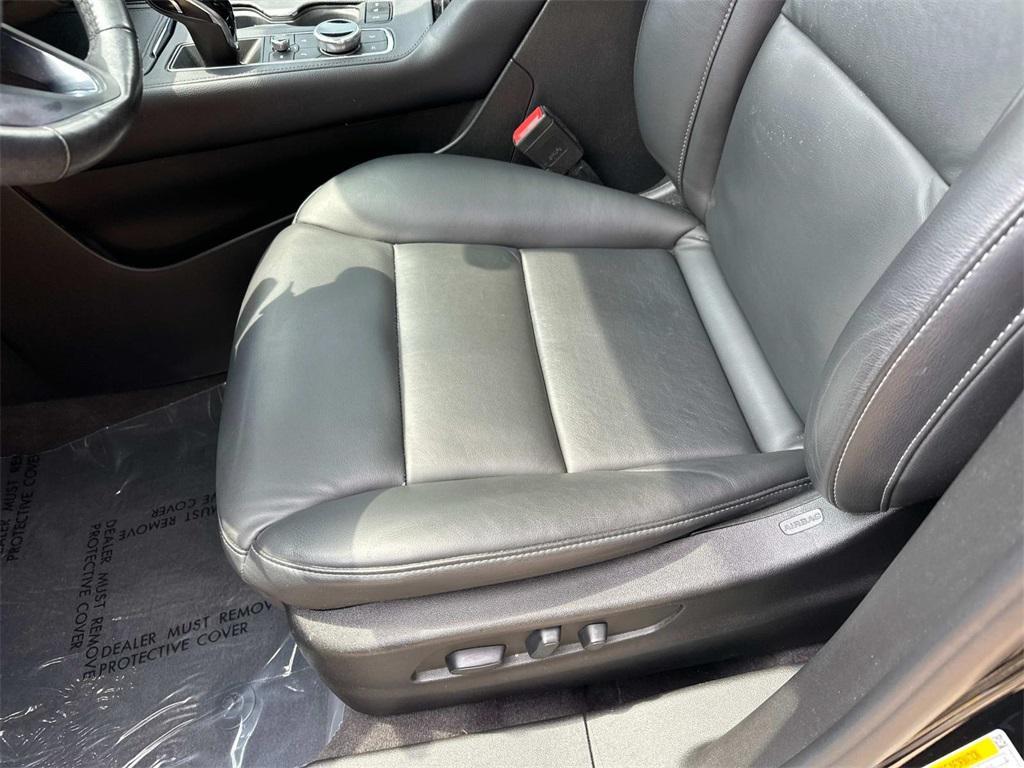 used 2023 Cadillac XT4 car, priced at $26,500
