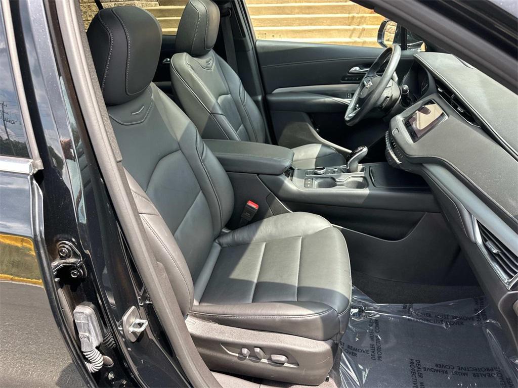 used 2023 Cadillac XT4 car, priced at $26,500