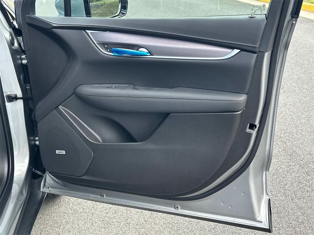 new 2025 Cadillac XT5 car, priced at $47,790