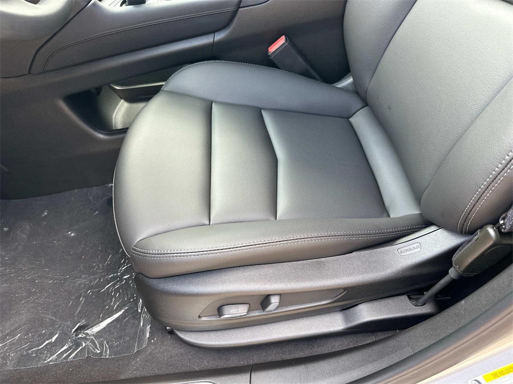 new 2025 Cadillac XT5 car, priced at $47,790
