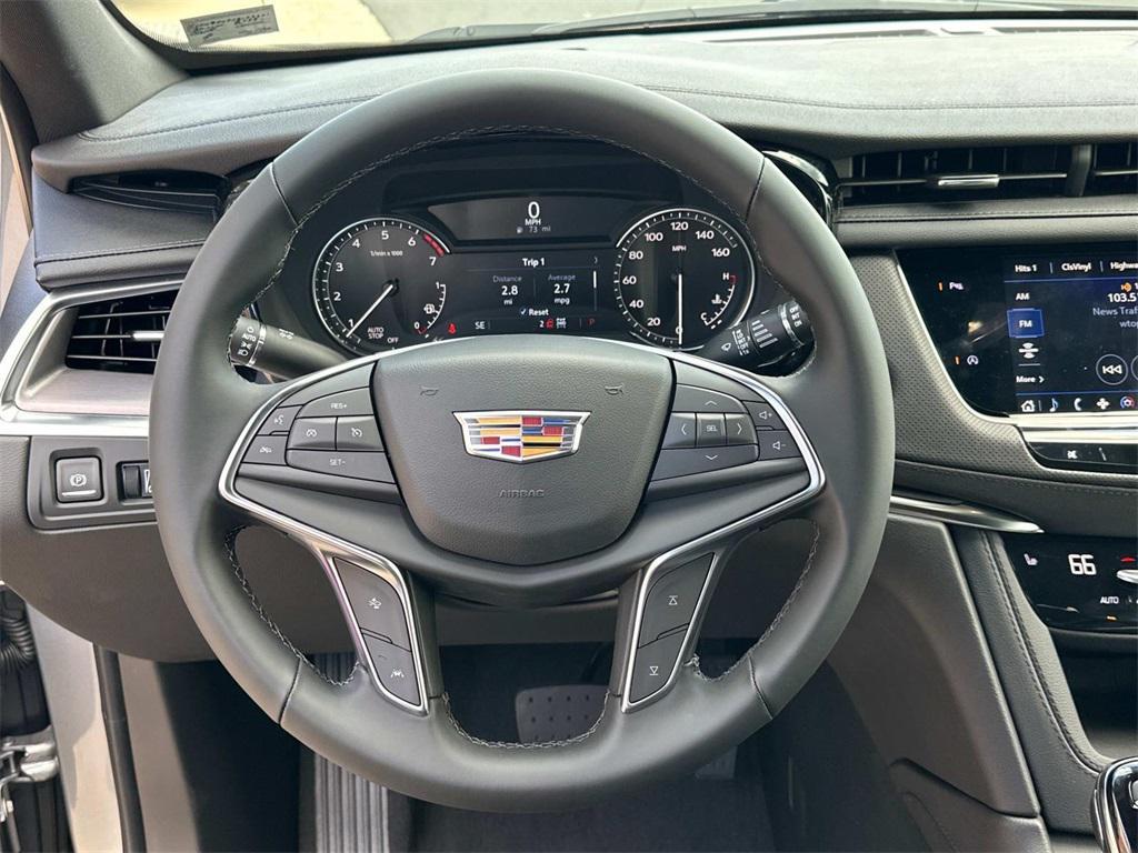 new 2025 Cadillac XT5 car, priced at $47,790