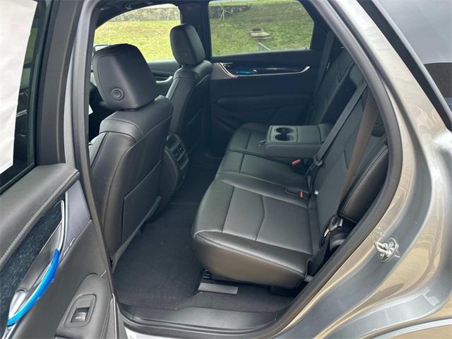 new 2025 Cadillac XT5 car, priced at $53,990
