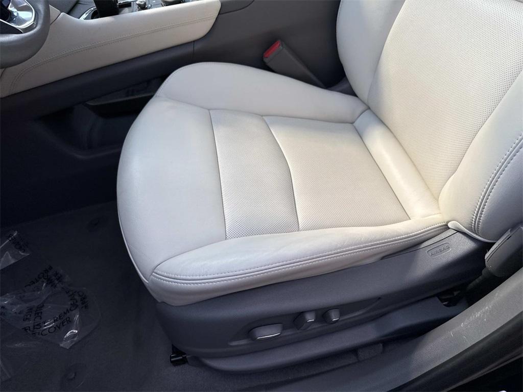 used 2024 Cadillac XT6 car, priced at $47,000