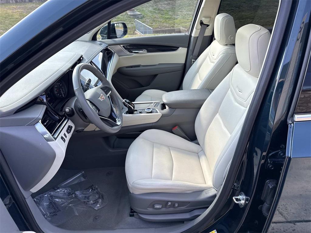 used 2024 Cadillac XT6 car, priced at $47,000