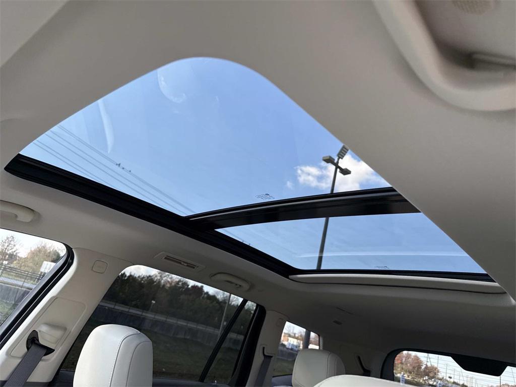 used 2024 Cadillac XT6 car, priced at $47,000