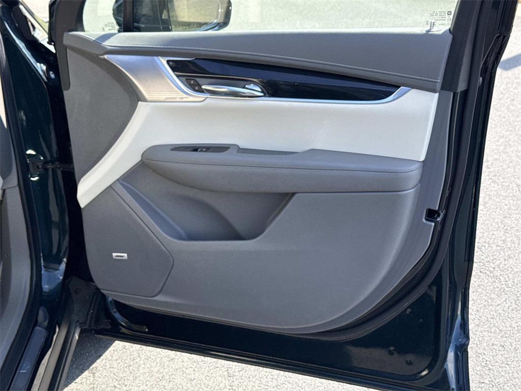 used 2024 Cadillac XT6 car, priced at $47,000